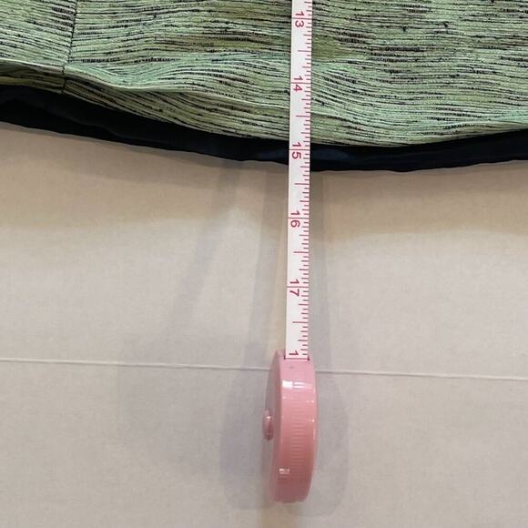 Green/Black Silk Blend Cropped Tank/Sleeveless Blouse/Top, Size 8P - Picture 13 of 14